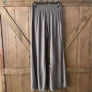 DREW 100% Rayon Pull On Wide Leg Trouser Pants Mauve Size Small EUC